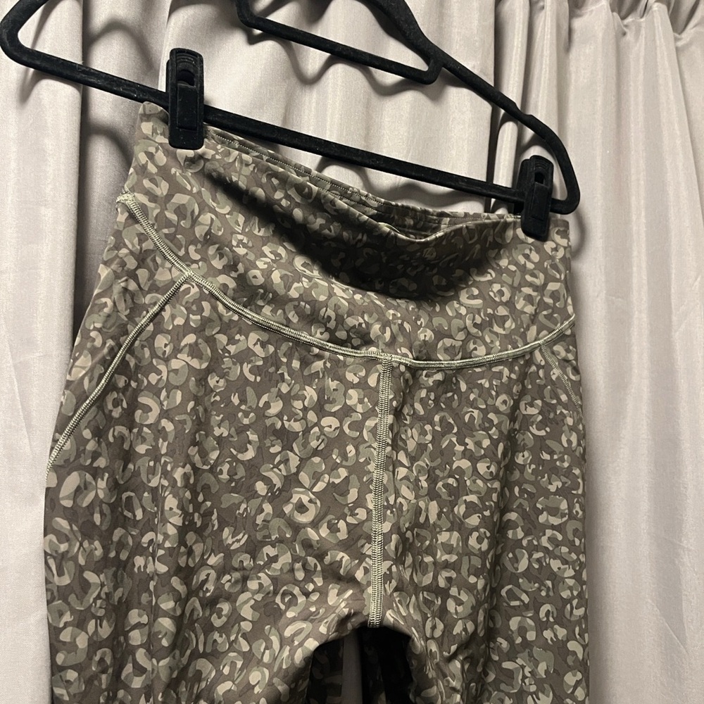 Lululemon Base Pace High-Rise Tight 28" Size 10 - Picture 10 of 11
